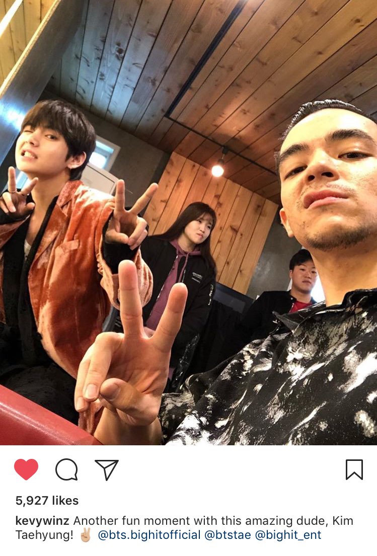 taehyungpic's tweet photo. [ INSTA ] Kevin Van Nguyen uploaded a selfie with #taehyung #뷔 #태형 
#방탄소년단 @BTS_twt 

“ Another fun moment with this amazing dude, Kim Taehyung !✌🏻

🔗 https://t.co/zt22HcO5gh
#Singularity https://t.co/vAdE9iciIQ