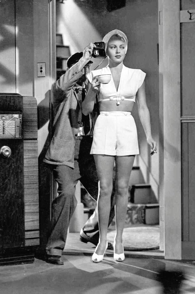 ツッチーフルーティー در توییتر 今日のセクシーでキレイな一枚 Lana Turner ラナ ターナー こうも妖艶だと貞淑な奥さん 清純な娘の役はムリムリ 元祖白いドレスの女 郵便配達は二度ベルを鳴らす では 腹はどす黒いけど白い衣装を身に纏う 口紅が転げ落ち階段 ツッチーフルーティー در توییتر 今日のセクシーでキレイな一枚 Lana Turner ラナ ターナー こうも妖艶だと貞淑な奥さん 清純な娘の役はムリムリ 元祖白いドレスの女 郵便配達は二度ベルを鳴らす では 腹はどす黒いけど白い衣装を身に纏う 口紅が転げ落ち階段