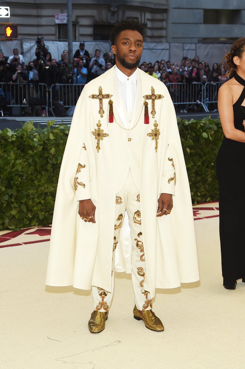 yoncecj's tweet photo. YES CHADWICK!!!!! Mr.Boseman has shown y'all what we expected of you men! #MetBall #MetGala A true King. https://t.co/eumG2EVOMO