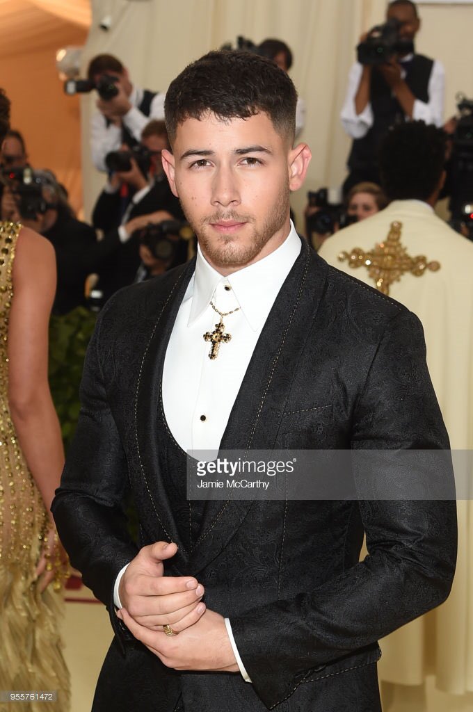 BillboardMel's tweet image. this is how you dress on theme! all the other men need to take notes #MetGala