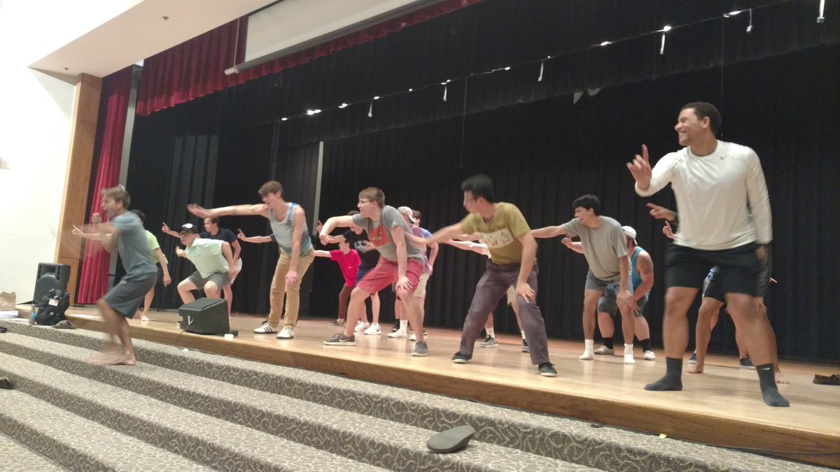 MaxeymizedLaker's tweet photo. Practicing for the VHS Student Council sponsored "Mr VHS" show https://t.co/i2NmktDG1X