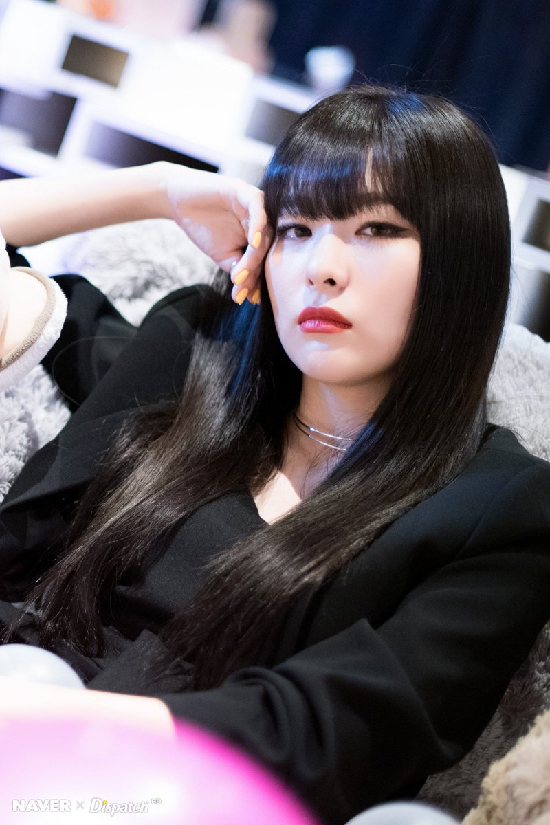 5REDVELVET's tweet photo. 180508 Naver x Dispatch - Girl Group Main Dancer Meeting with #SEULGI (1) https://t.co/2iRkCGyDOz