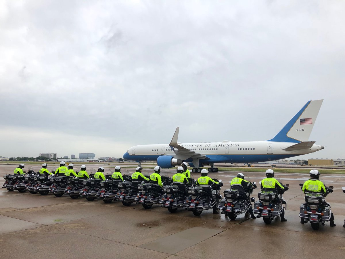 ChiefArredondo's tweet photo. Very proud of this group of Motorcycle Officers! Great job this past Friday! Dallas’ Finest! Gonna miss them. @DallasPD @GarunHayes https://t.co/cmdk6GMn0y
