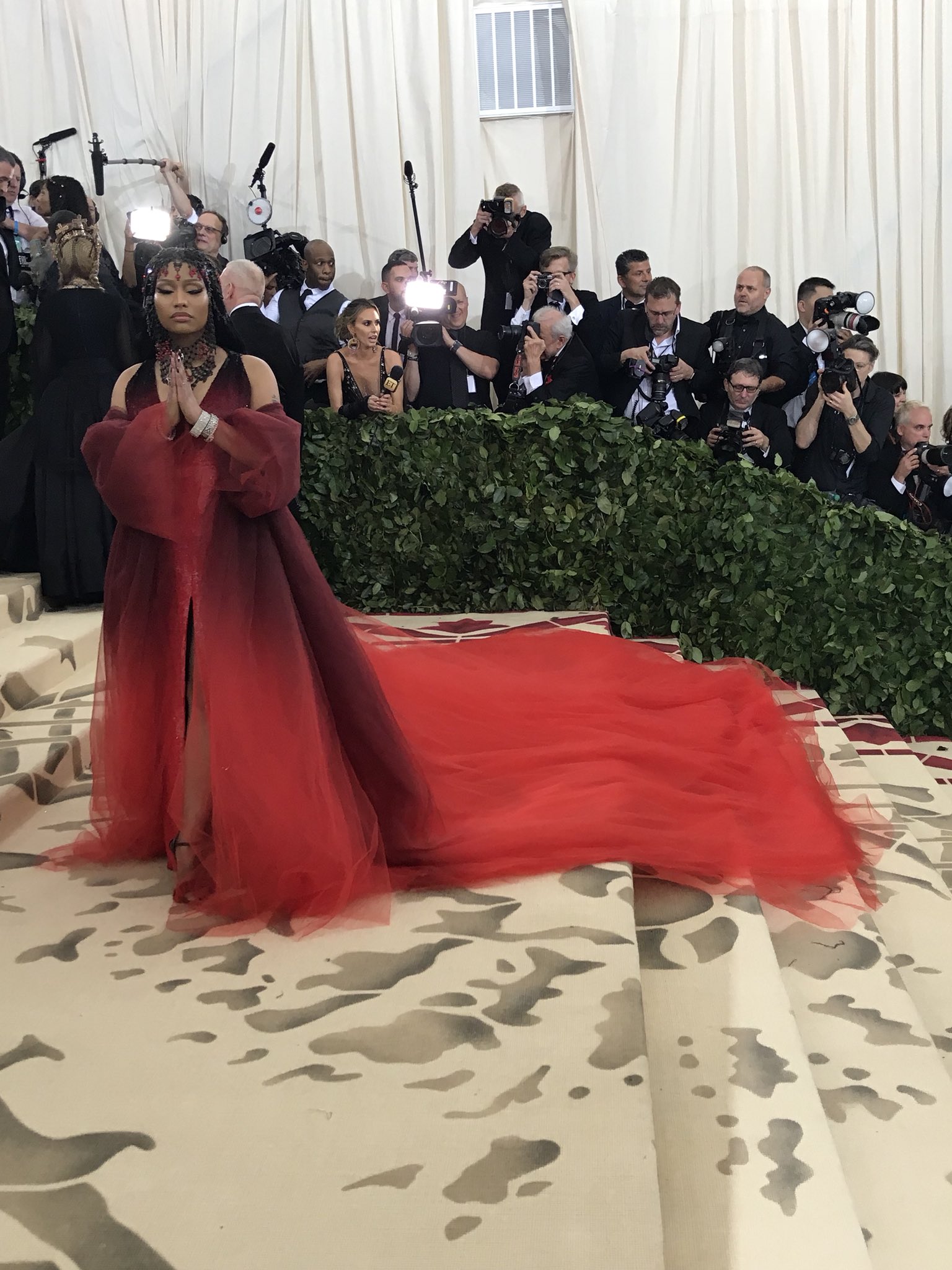 Nicki minaj met gala deals
