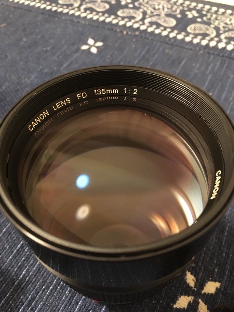 omata_family's tweet photo. 購入後未開封とかいう訳の分からん良い状態のNFD135/2を手に入れられたの、本当に運が良いと思った。80年代のカメラ野郎は興奮したんだろうなという気持ちになれた(9割箱のおかげ) https://t.co/1HK6p2qBdw