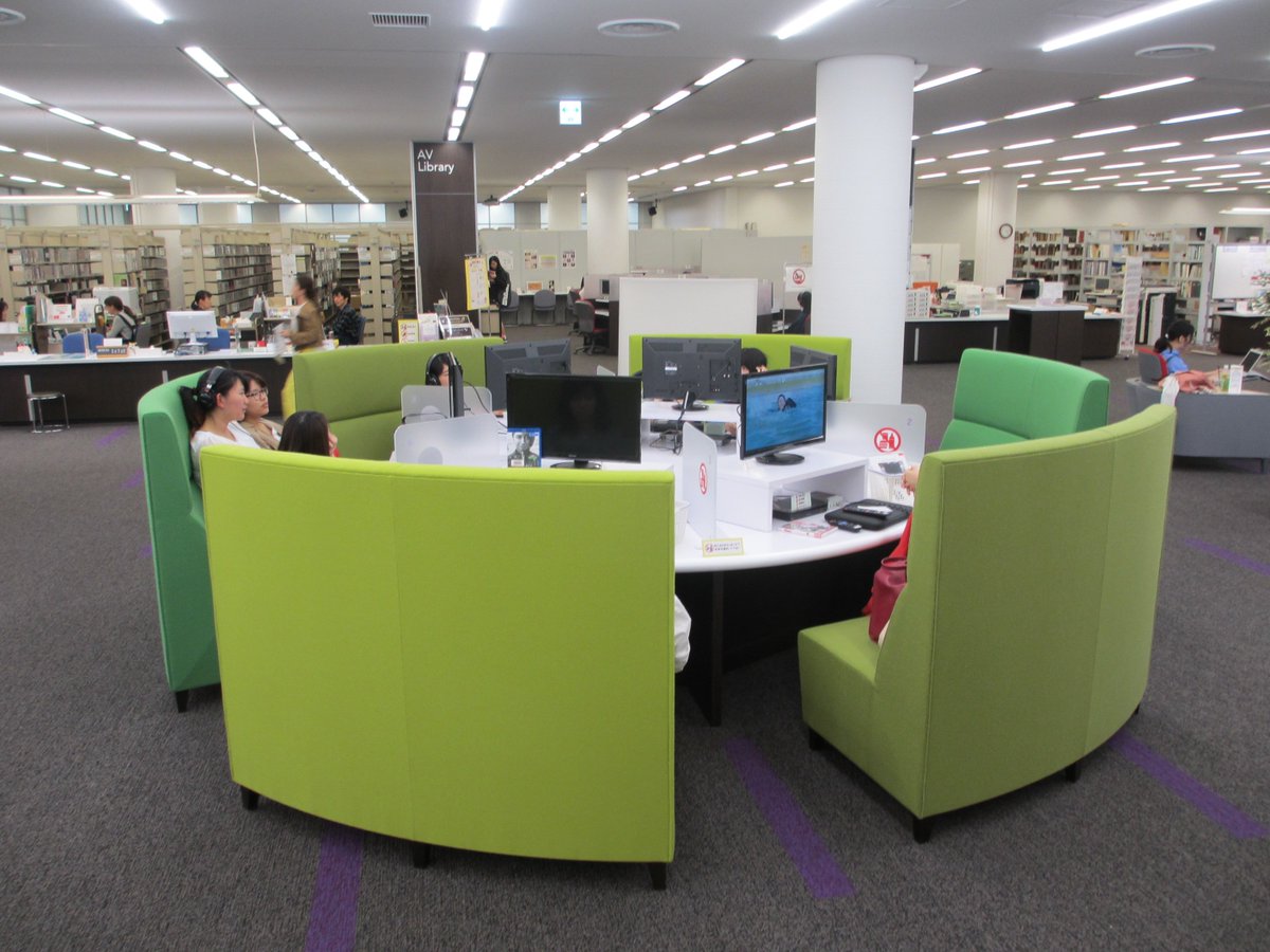 同志社女子大学広報部 בטוויטר 京田辺図書館にラーニング コモンズが併設され 4月からオープンしています それに伴い 図書館の設備も一部リニューアルしています 2階カウンター Avブースなどの情報はこちら T Co Vgd3mesc0a 図書館2階に出入口が