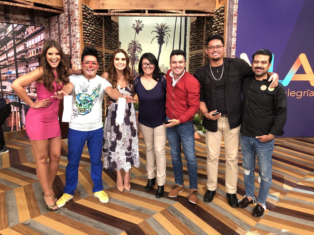 taniarin's tweet photo. Querida Sonia te la súper rifaste con el equipo del Pueblo . Feliz cumple Fabian . @VengaLaAlegria https://t.co/e7VqamCRhw