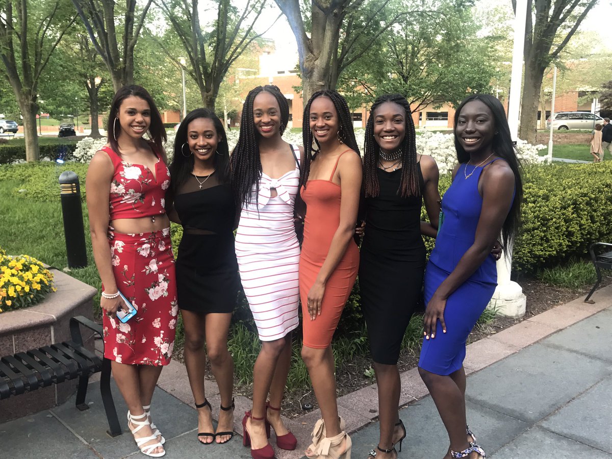 MarylandTrack's tweet photo. Terps striking a pose on the red carpet at #TerpAwards2018 https://t.co/2rB36NSlAq