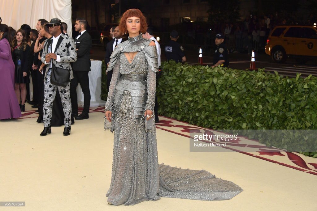fashsavedus's tweet photo. Zendaya kills it again #MetHeavenlyBodies #MetGala2018 #MetBall2018 https://t.co/MjJdeYvs7O