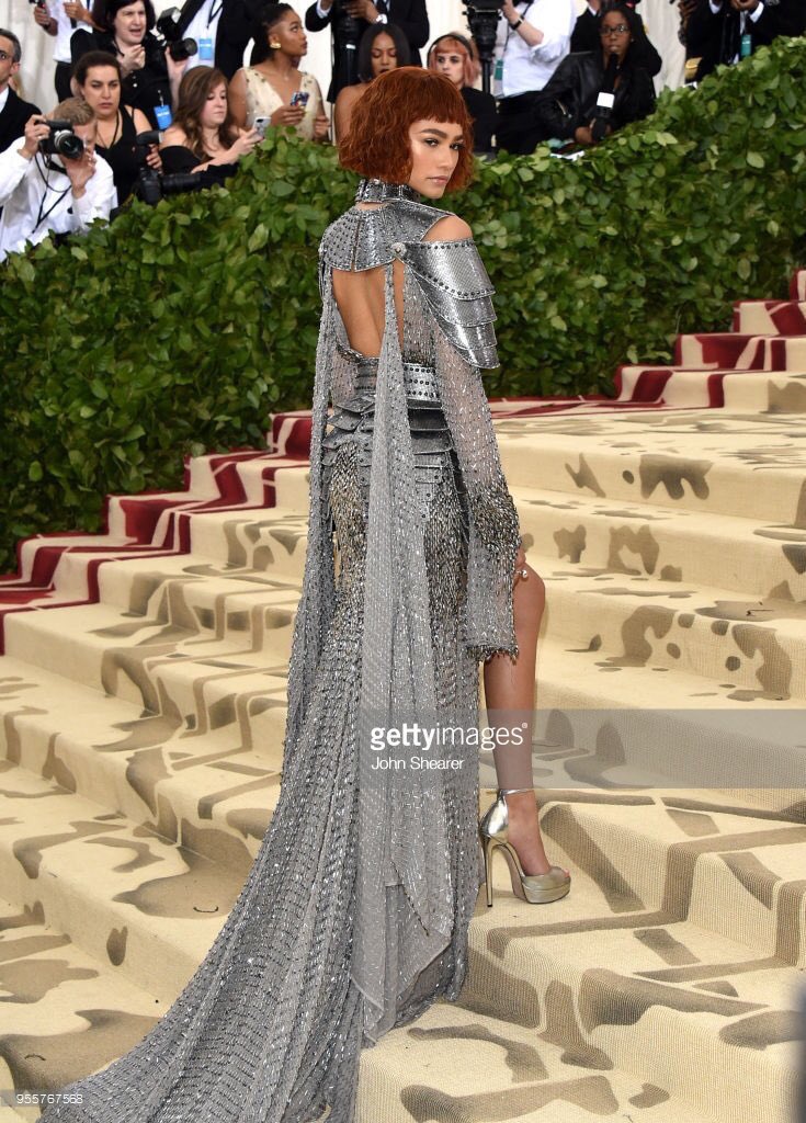 fashsavedus's tweet photo. Zendaya kills it again #MetHeavenlyBodies #MetGala2018 #MetBall2018 https://t.co/MjJdeYvs7O