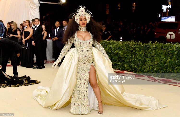 fashsavedus's tweet photo. Cardi B #MetHeavenlyBodies #MetGala2018 #MetBall2018 https://t.co/BjwyHQzGgb