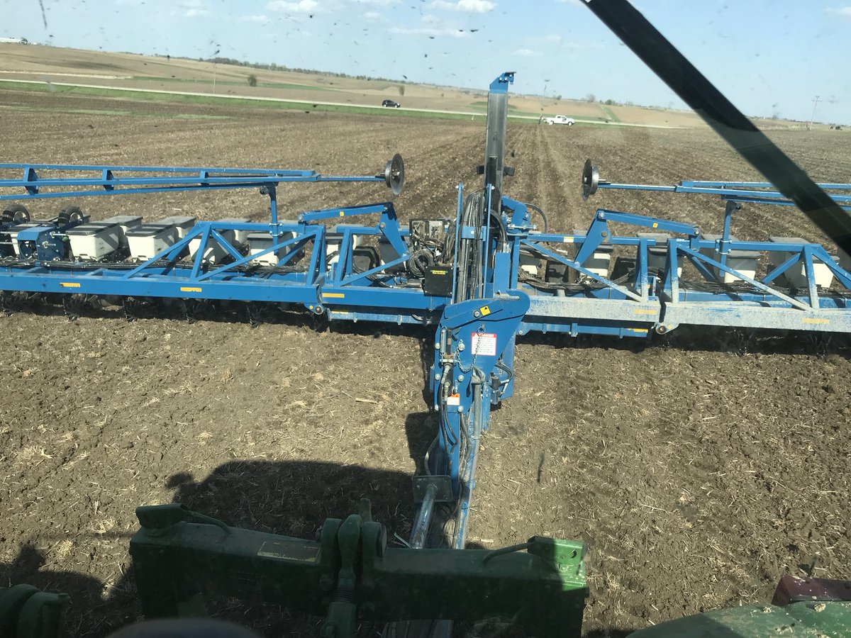 GrandinJohn's tweet photo. 3rd plot for the day planted. #plant 2018 #FSSystem #NCFS1 https://t.co/2zSfF7iYql