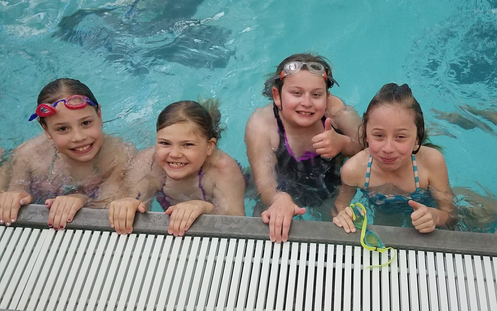 Eckergrade3's tweet photo. Our first day of swimming lessons at the @HuntingtonYMCA 🏊😄 https://t.co/BjQZGRDoR4