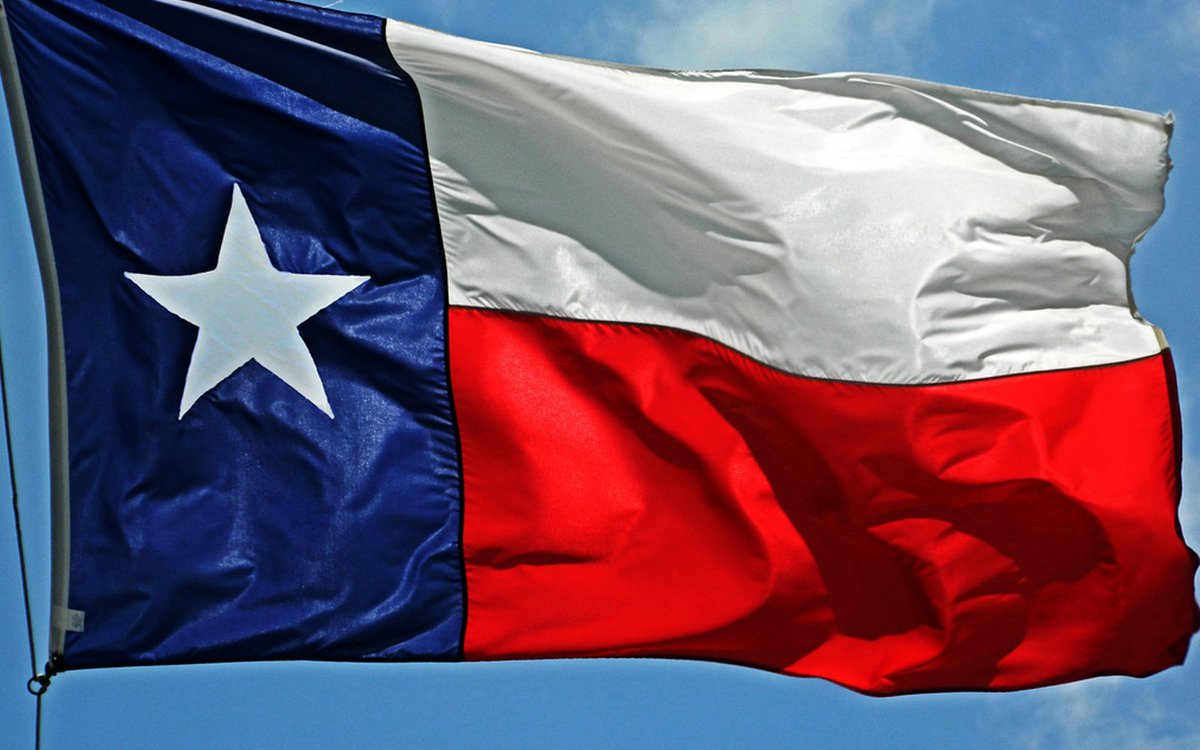 Ten reasons to move to Houston.... <a href="/Torres/">Fernando Torres</a> 
1. No Income Taxes
2. Houston Rodeo
3. NASA
4. Good Food
5. Low Cost of Living
6. No Winters (Like Chicago or Montreal)
7. The Astros
8. The Texans
9. Two time MLS Cup Winners Houston Dynamo
10. It's in Texas