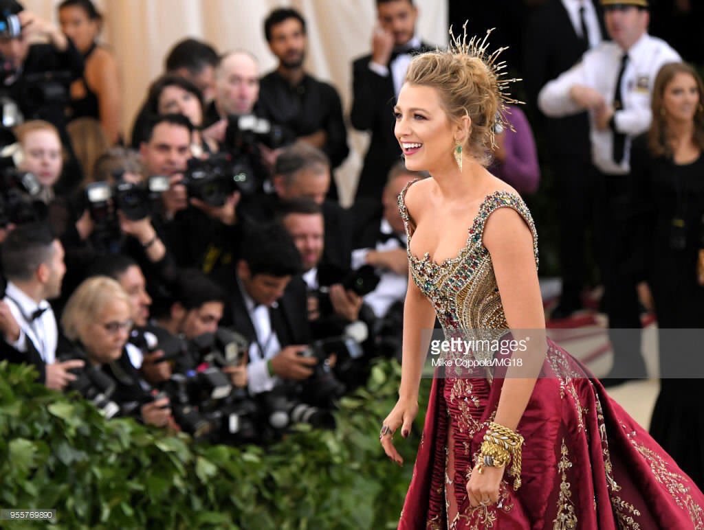 2015smetgala's tweet photo. Blake Lively #MetGala https://t.co/fr2c0YsdSp
