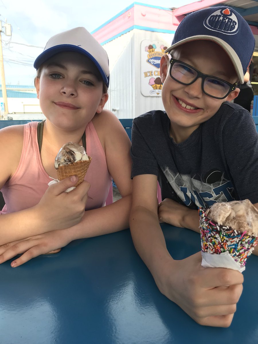 purelymakin's tweet photo. First Millers Monday tradition of the year for the Makin’s #fortsask #shoplocal https://t.co/cpmw1PMypn