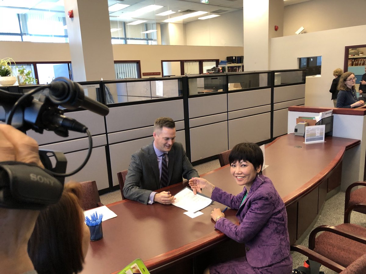 CarsonHoCanada's tweet photo. ”From Education To Municipal•Promoting Excellence“ Carol Chan-running for York Region Richmond Hill Regional Councillor “从教育走进市政•卓越拓展、推向未来 ”  陈焕玲参選约克区烈治文山市区域议员。 https://t.co/m3MHuV8JQX