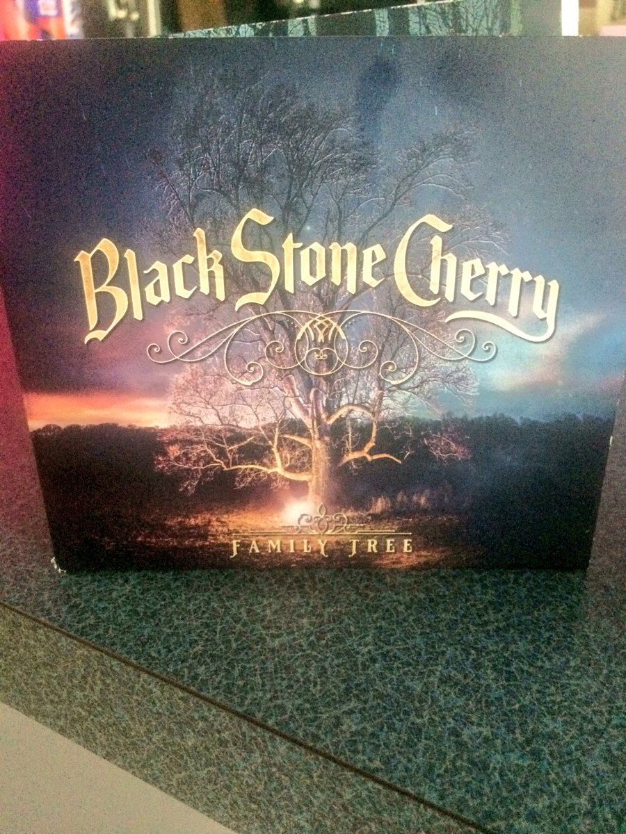 ShannonTheDude's tweet image. Listening to the new @BlkStoneCherry album. Always great to hear new music from my fellow Kentuckians.