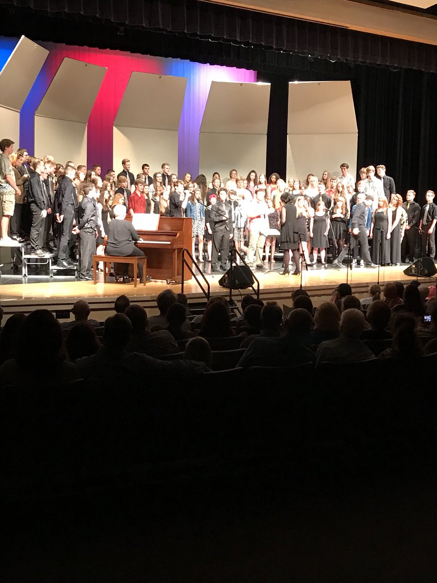 Vogel_LMHS's tweet photo. Some pictures from tonight’s Choir Concert! #LCatPride https://t.co/4gg7g5m2gp