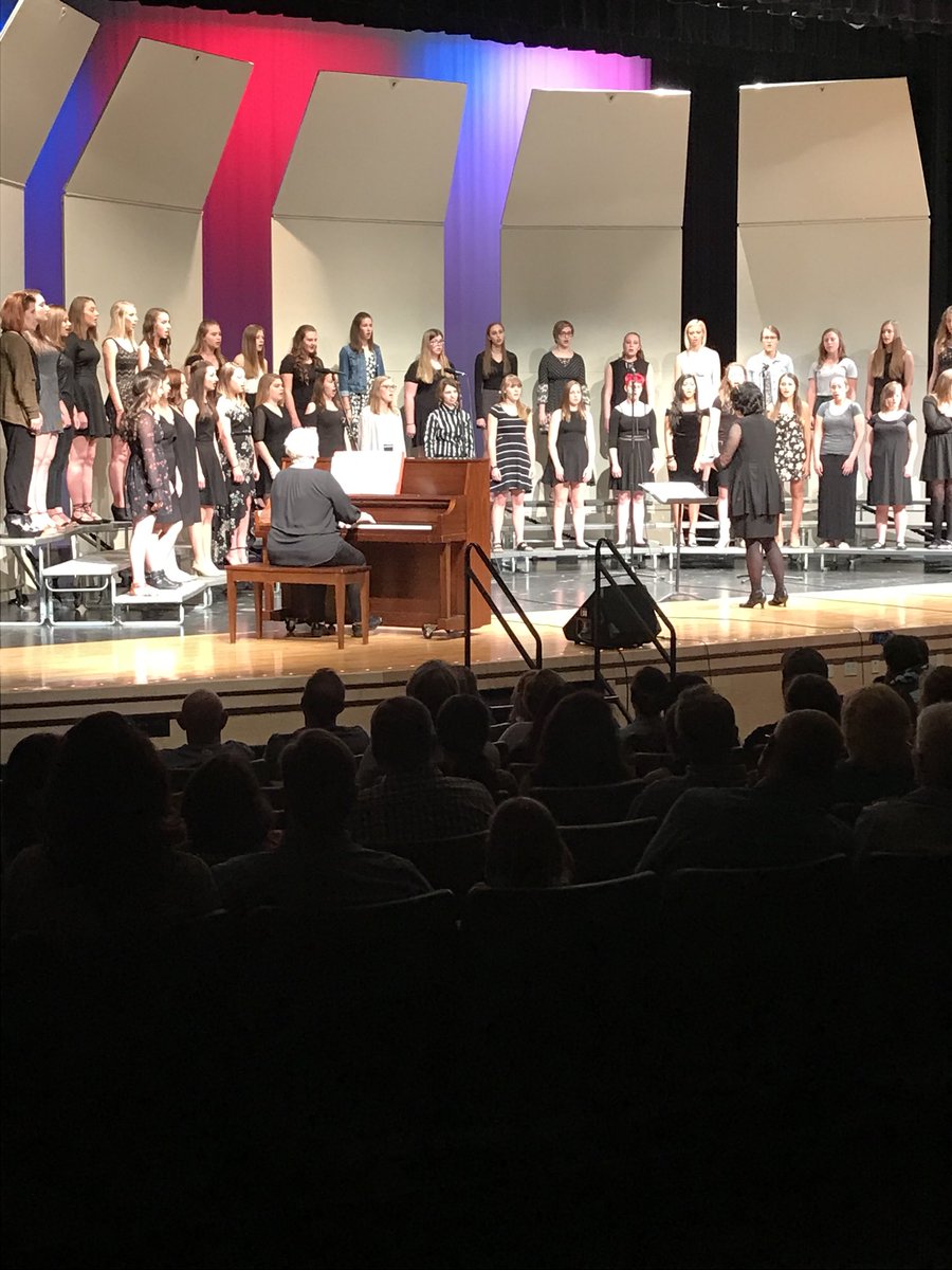 Vogel_LMHS's tweet photo. Some pictures from tonight’s Choir Concert! #LCatPride https://t.co/4gg7g5m2gp