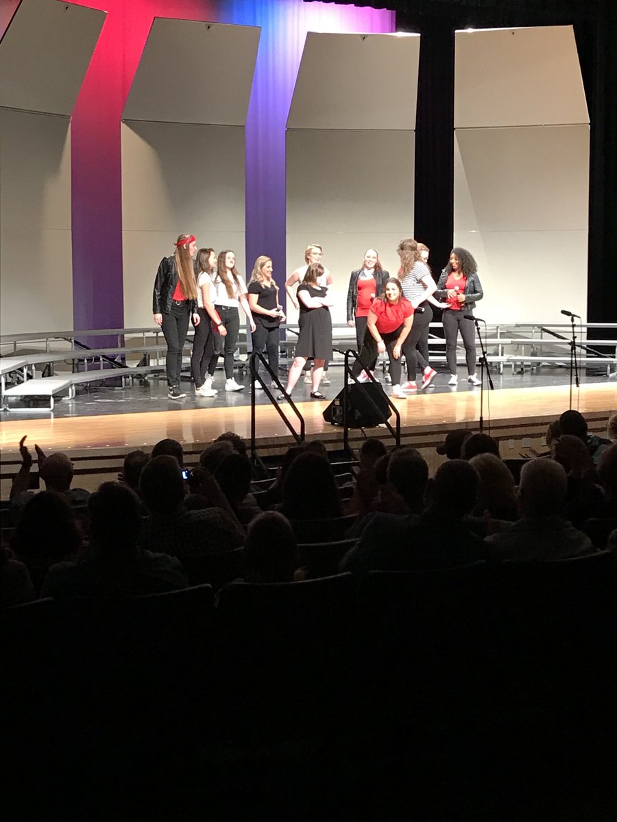 Vogel_LMHS's tweet photo. Some pictures from tonight’s Choir Concert! #LCatPride https://t.co/4gg7g5m2gp