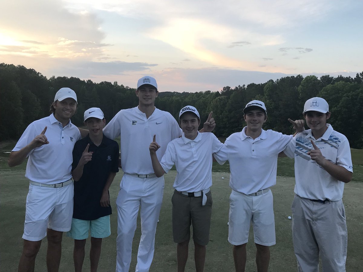 EtowahBoysGolf's tweet photo. This year’s Team Scramble Champs: Team Harris! #WhiteOut #IceCold 🏆❄️ https://t.co/5Rqe2Z0V0b