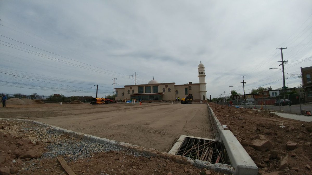 MKA_Philly's tweet photo. Mashallah, the Philly khuddam got together for some waqare Amal at the new mosque site and did a lot of work, by the grace of Allah. This is the final push for the completion of the mosque. 
"Whoever builds a mosque is rewarded with a house on paradise."
-Prophet Muhammad https://t.co/WVJE9kEJuh