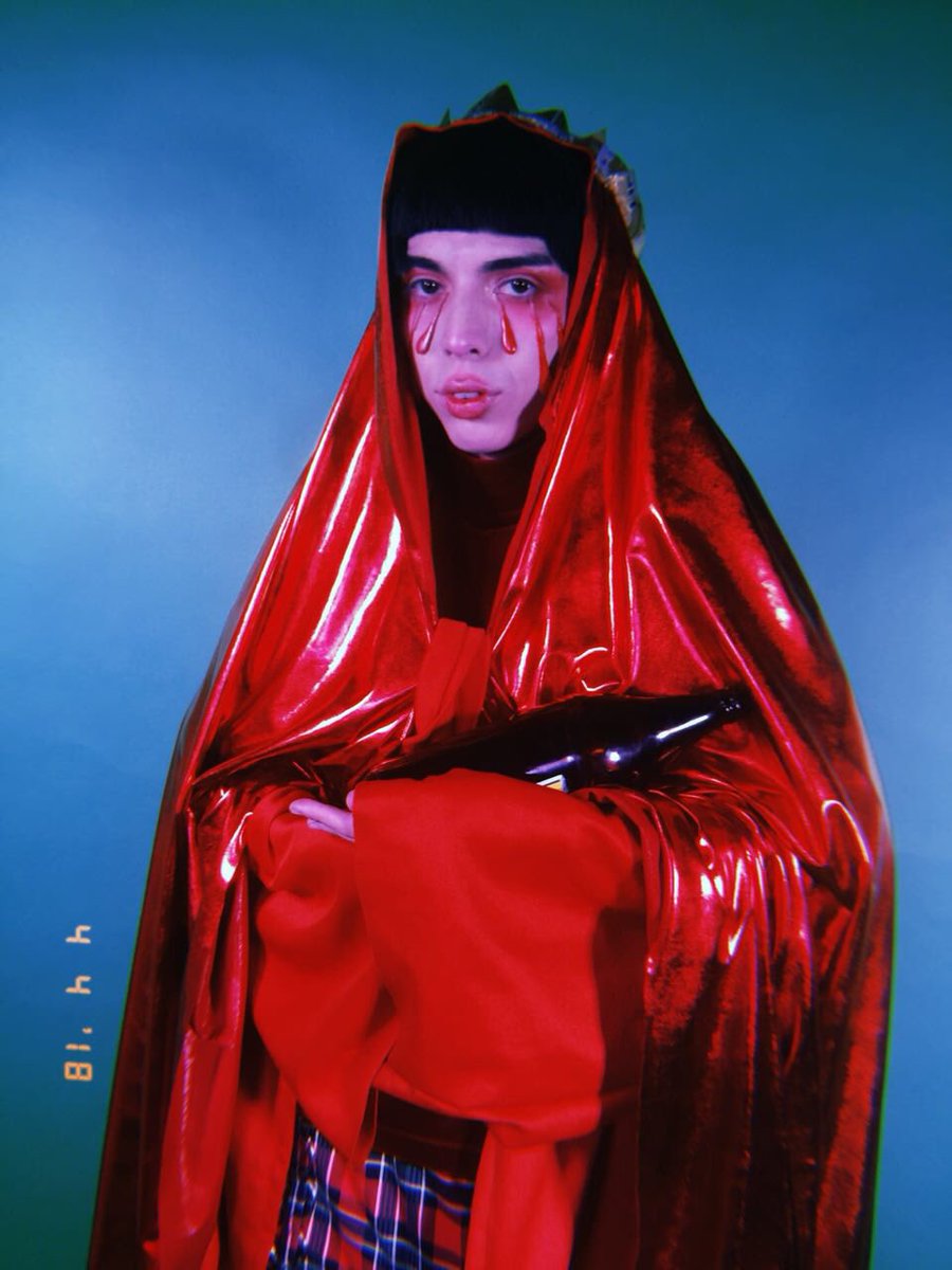 alanaldana's tweet photo. sailorfag asistiendo al #metgala @saiIorfag https://t.co/ZMh2wjvnIT