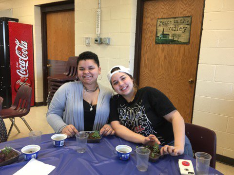 VCAssociation's tweet image. Thanks @BuffaloGardens for a fun night making our own succulent dishes to take home!