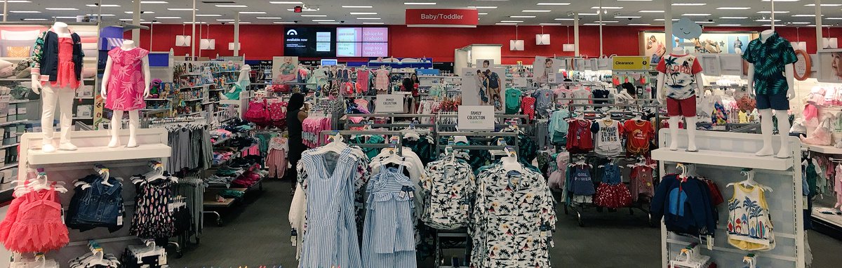 #BringingJOY to guests’ with matching Spring outfits for the whole family!! 🌼🌸 Loving our new #GenuineKids Family Collection! 👨‍👩‍👧‍👦#DanielsJedi #T1869 #D248