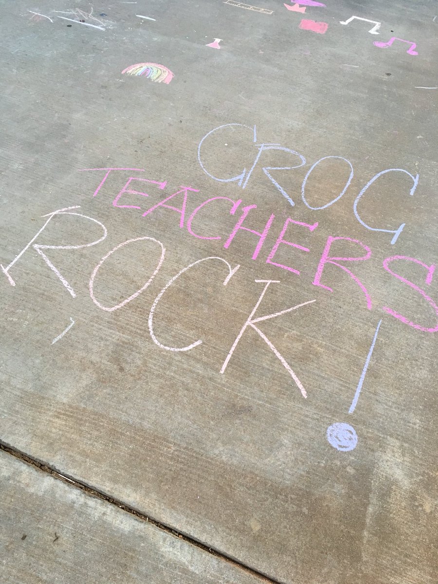 MrsHernandezces's tweet photo. What a great way to walk into school!!  ☺️😊🤩 https://t.co/I2dFMMwJy4