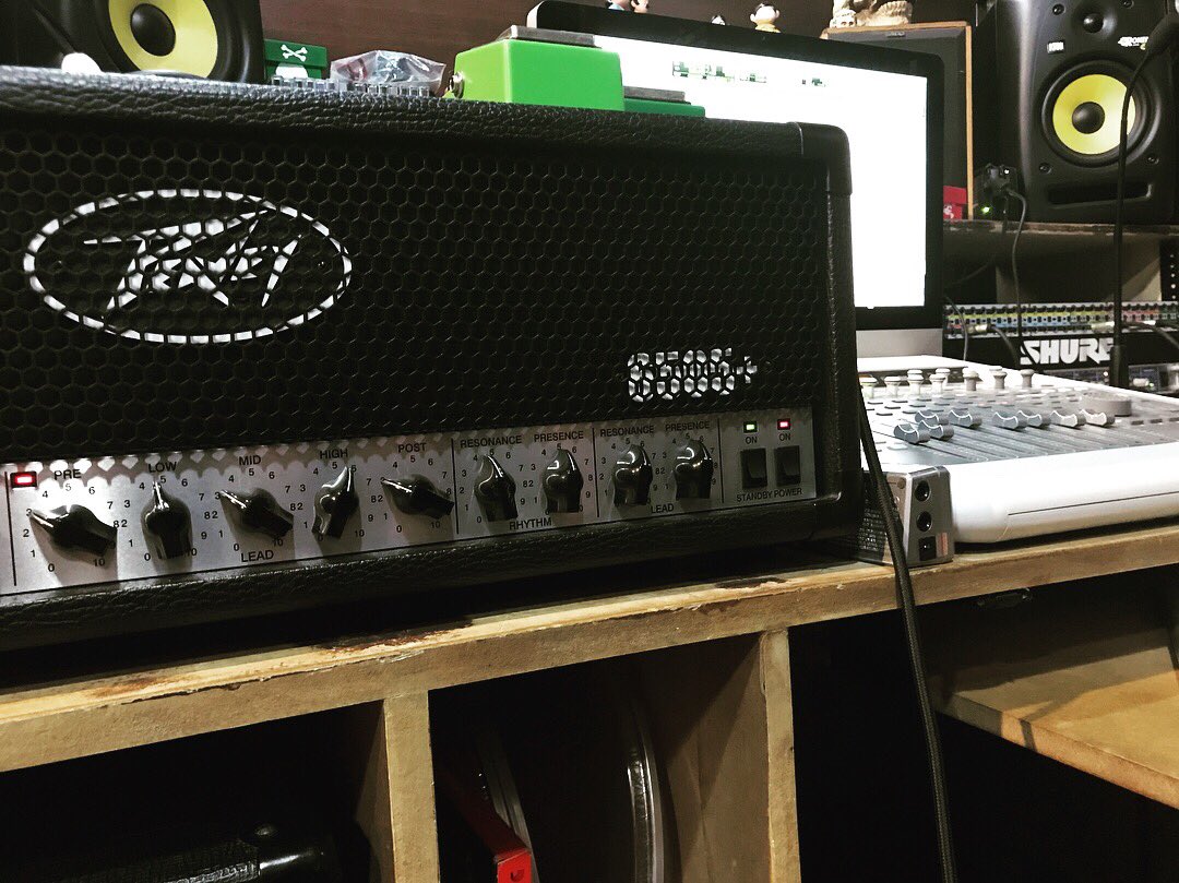 royalrage101's tweet photo. Recording day with our guitarist Rodrigo Izumida! Dia de gravação com nosso guitarrista Rodrigo Izumida! #peaveyamps #peavey6505 #jacksonguitars #jacksonflyingv #kingv #emgpickups #studio #recording #ernieball #royalrageband #musicianlife #guitarrecording https://t.co/Nv5lzj7qE2