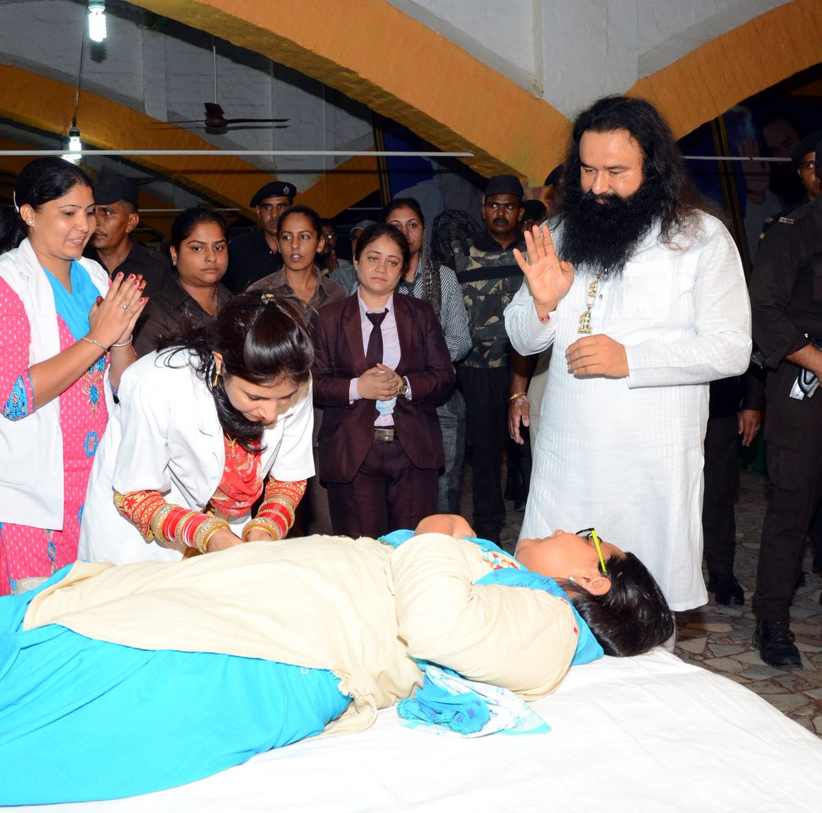 pallvi20's tweet photo. #WarAgainstThalassemiaByStGurmeetRamRahim  no. 1 dss https://t.co/A3yZPXiPc3