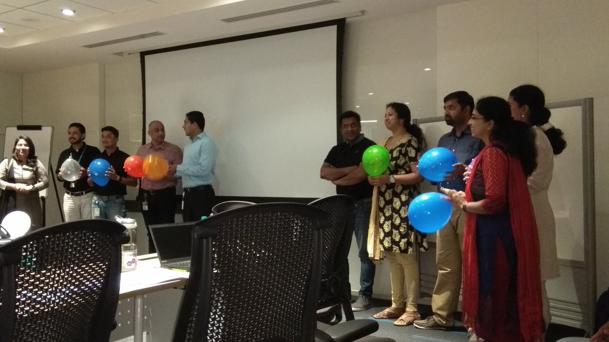 raviatIBM's tweet photo. #GOPOPMCTHackathon #gametime #baloonTrain https://t.co/2QxADXHPbO
