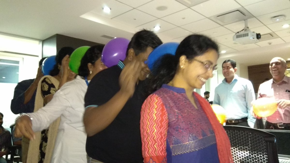raviatIBM's tweet photo. #GOPOPMCTHackathon #balloonTrain #funtime @san_sek @jessicalobe1 https://t.co/GoXN32ogG5