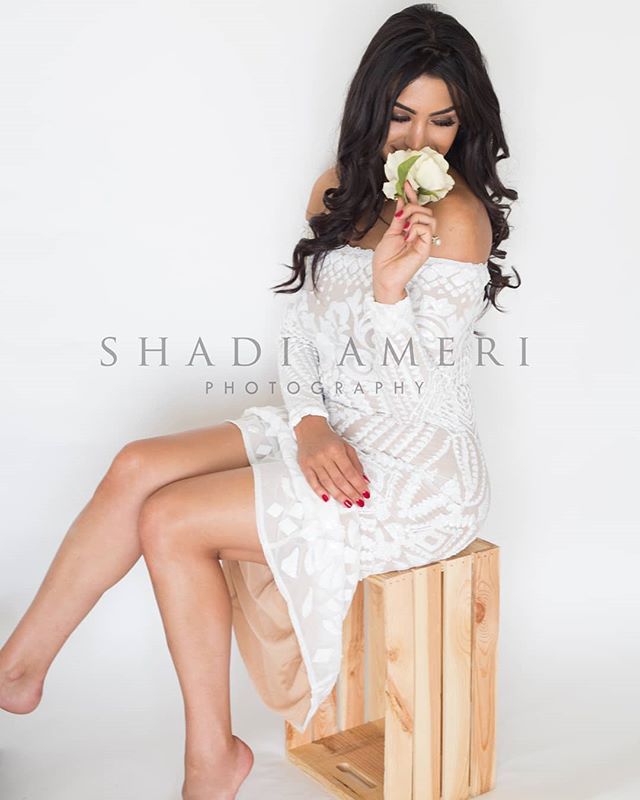 Happiness radiates like the fragrance from a flower and draws all good things toward you.

#portriatphotographer #portriat #smile #flower #whitelacedress #studiophotography #barefoot #beautyphotography #glamourphoto #glamour #persiangirl #makeup #natural… ift.tt/2rrHLHC