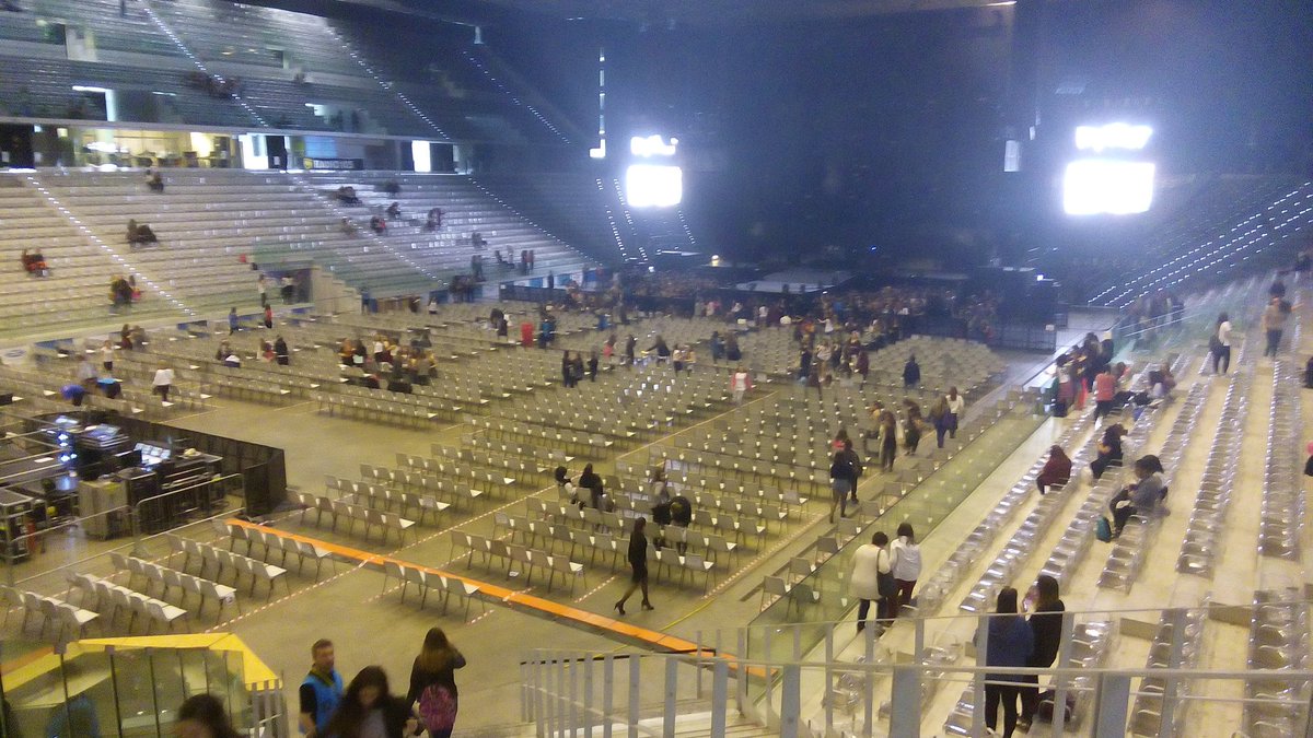 5SOSRoby's tweet image. #ROWYSOTurin e sono già passati 3 anni da tutto questo... @5SOS @Michael5SOS @Luke5SOS @Ashton5SOS @Calum5SOS mancateee❤❤