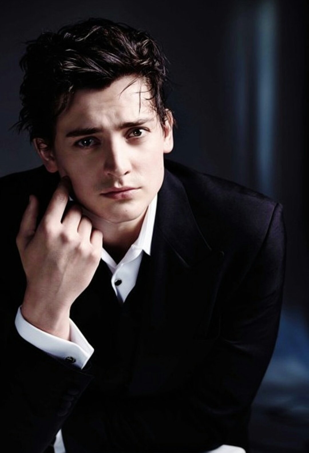 Happy Birthday To Aneurin Barnard!       