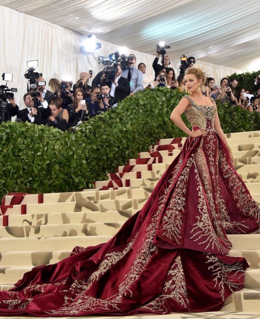 luciakuvent's tweet photo. Hablemos de que Blake Lively fue la reina de la #MetGala https://t.co/7OdQcRHhiX