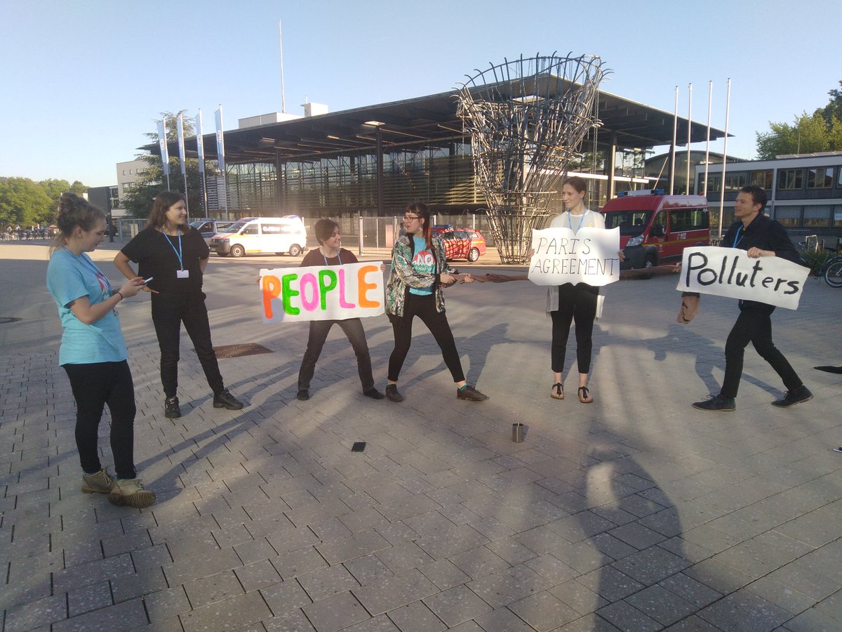 tetetlauron's tweet image. Incredible commitment and energy from young people #SB48Bonn #polluters out #people in! #APA4Rights @WGC_Climate