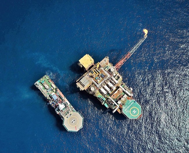 ShelfSubsea's tweet photo. The DSV Nusantara is, ABS classed, DPII,  80m Indonesian flagged vessel. With a 15-man SAT System, 50t AHC crane, 2 x ROVs, 800m deck space. She has worked extensively in the region and well known for her reliability. #Shelf #BintangSubsea #Nusantara https://t.co/EUpyuCAUNR