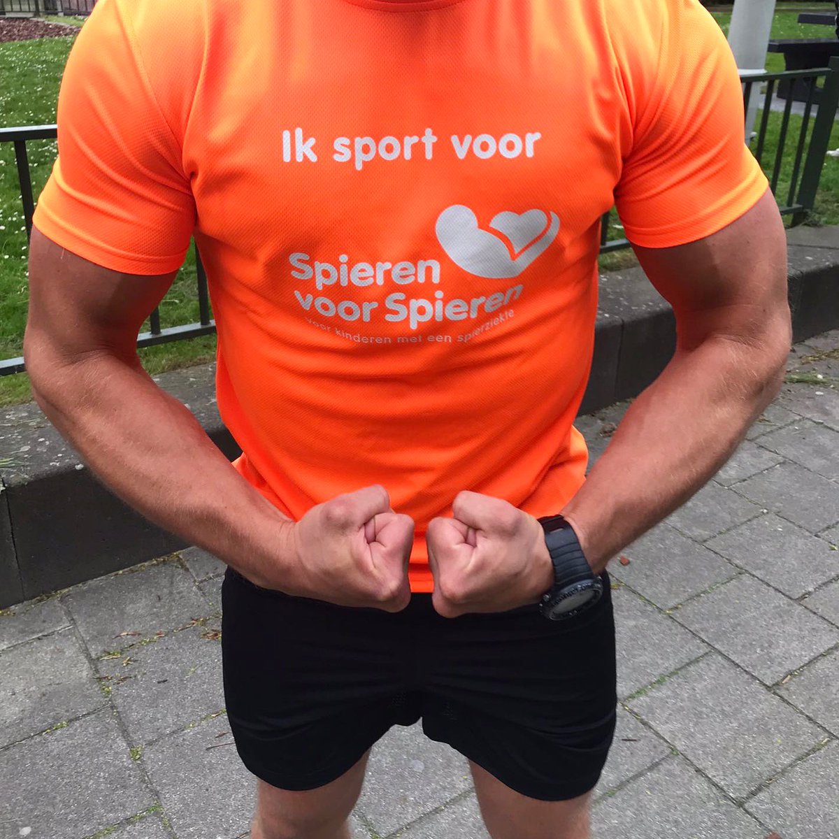De missie van Spieren voor Spieren is om samen een vuist te maken en alle spierziekten bij kinderen de wereld uit te helpen.

Help mee en zet je gezonde spieren in voor zieke spieren! 💪
Lees hier meer over hoe je kunt helpen: bit.ly/2roK3YM