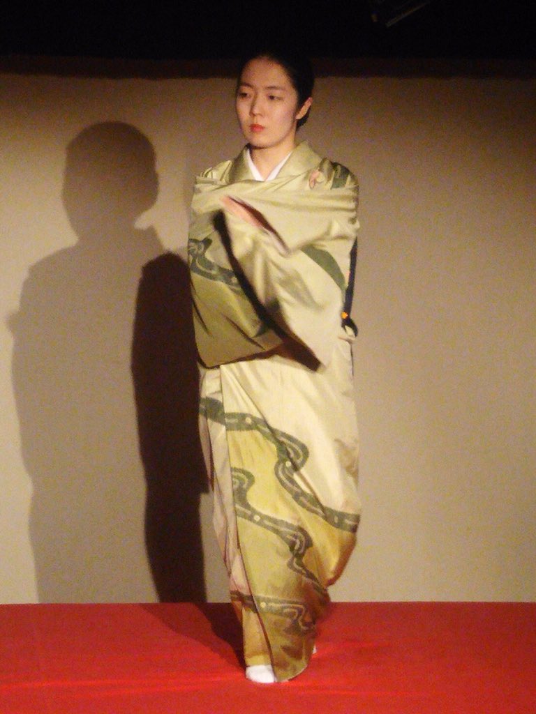 玄海椿 En Twitter 三味線と日本舞踊は 元博多券番の坂田彩さんが助け舟を出してくださいました 花柳流名取 花柳彩寿泉 内浜落語会に所属し 色物やお囃子を担当