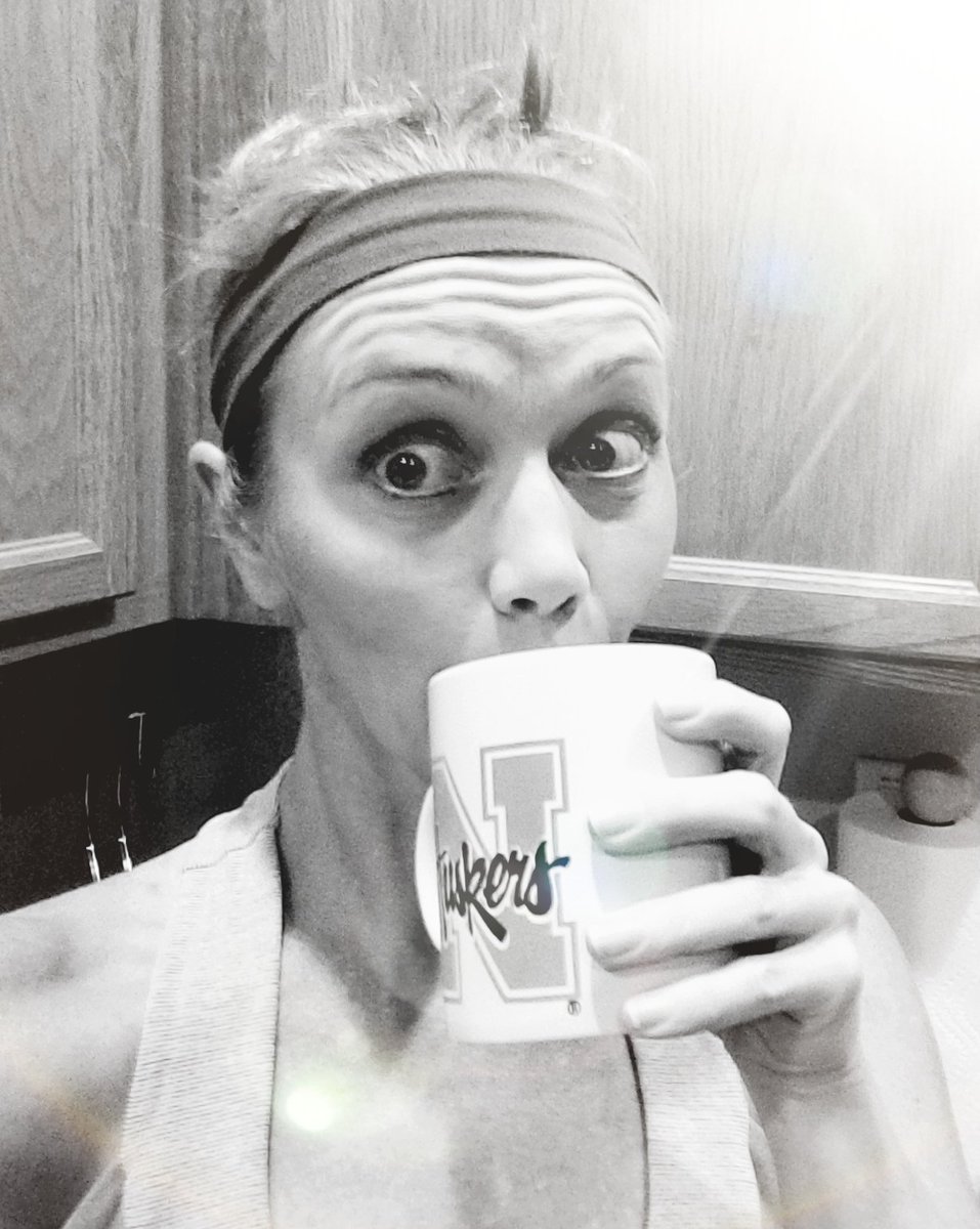 runaprilrun's tweet photo. Oh yeah baby, cleanse day 1 going down as a success! No better way to start a new #marathontraining schedule than with a 2 day cellular cleanse! #mentalclarity #energy #cellularcleansing #itsnotapoopingcleanse #adiostoxins #byebyevisceralfat #runner #takingcareofthemachine https://t.co/3IDyaevMEE