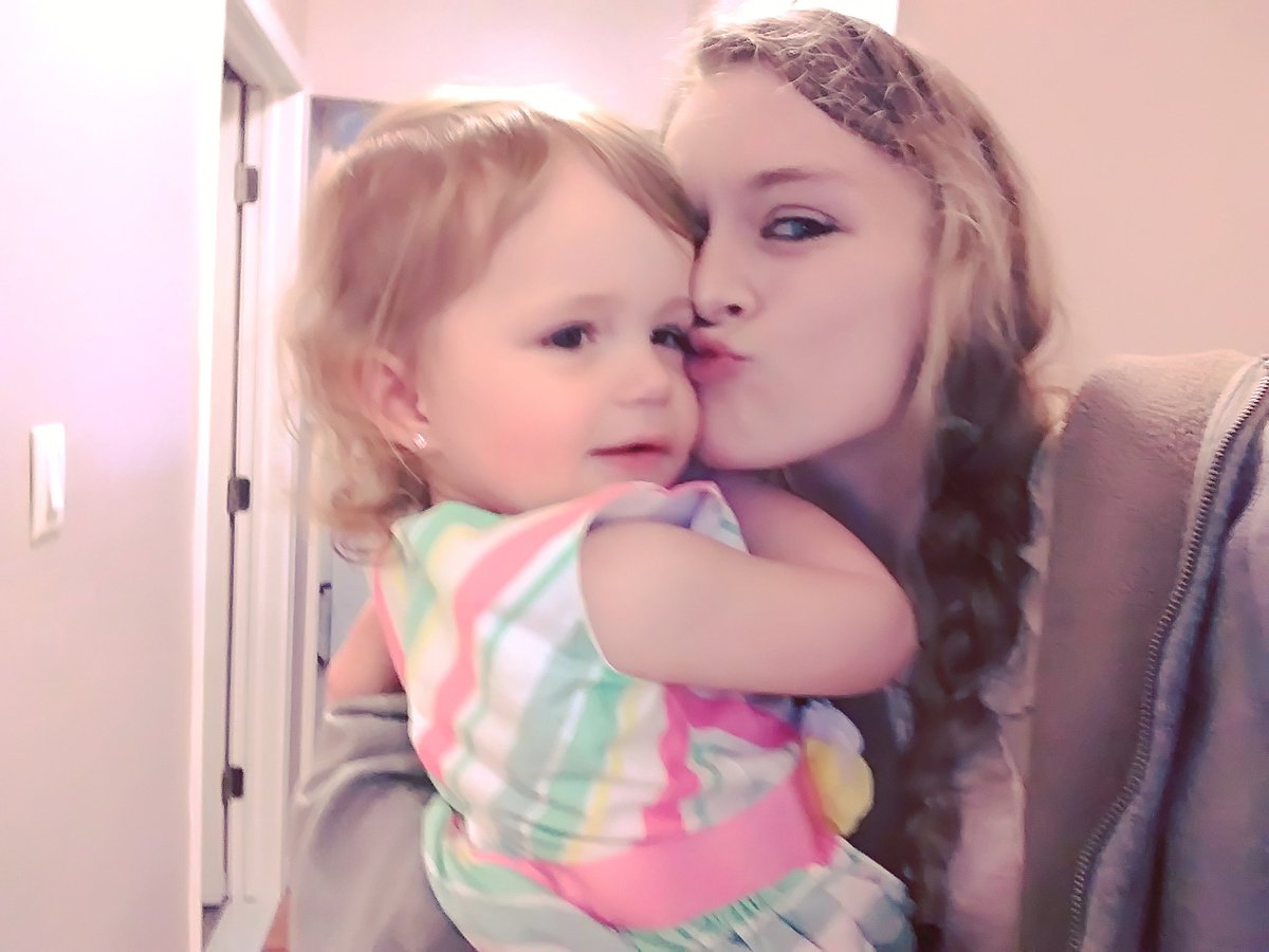 Gabby_tyler2's tweet photo. Happy 2nd birthday 4o my bestest friend ever! #rileybug #mommasbaby #ilovebeingyourmom #youcompleteme https://t.co/SmrXwNDjcI