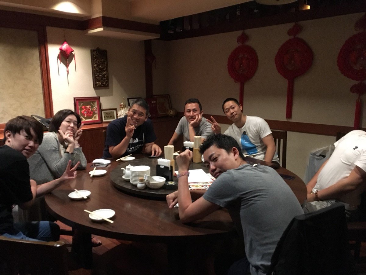 memory_rainbow's tweet photo. 今���は座禅体験や終活セミナー等企画していきます。固いイベント？？とんでもありません。異様に目立つ花祭壇にお経。模擬葬儀時のマイクパフォーマンス如何でしたか？レインボーメモリーが真面目だけのイベントは企画しません。私たちにしかできない斬新なイベントを是非ご期待ください！打ち上げ♪ https://t.co/01dytxruxq