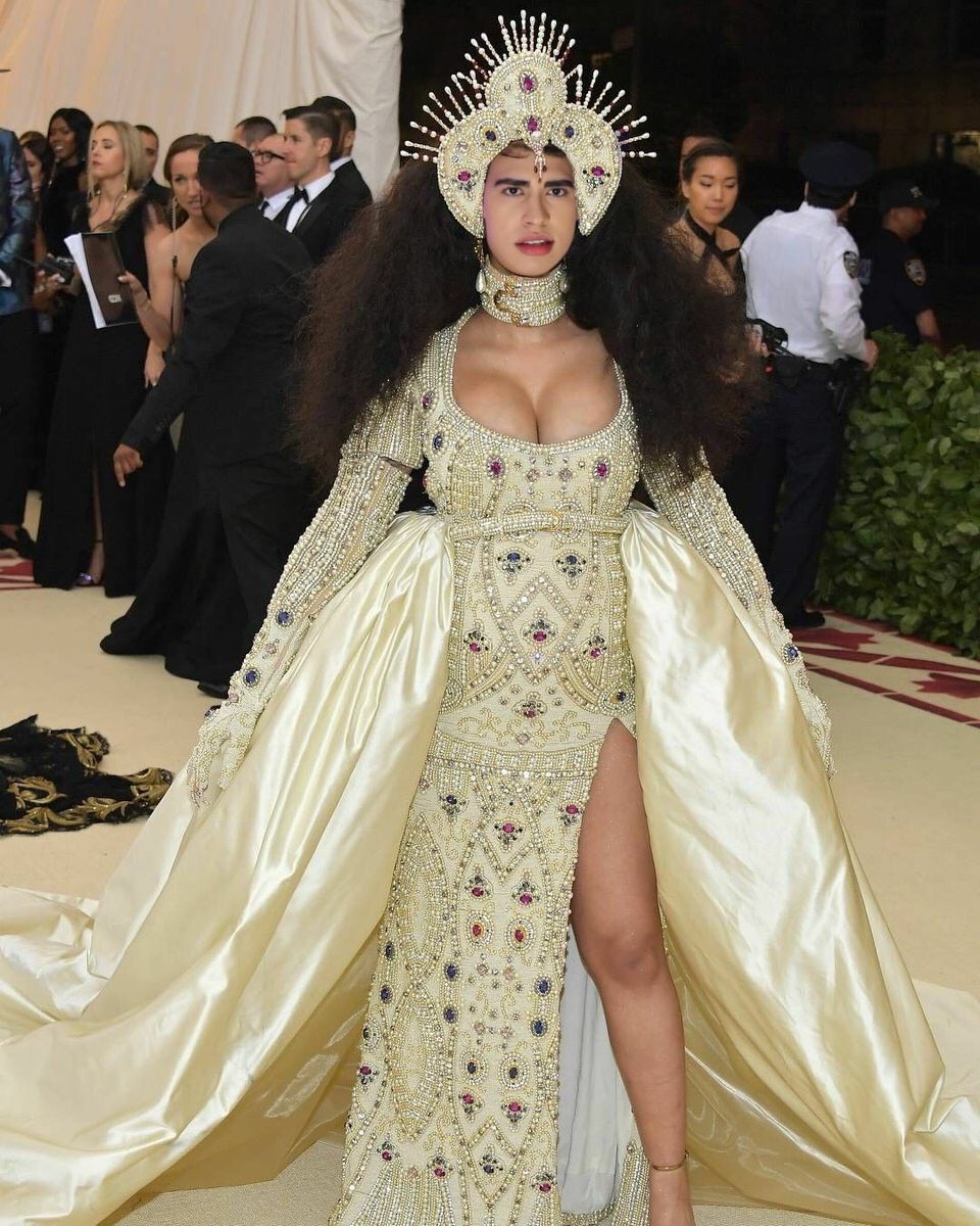 ladivaza's tweet photo. FAMOSOS EN LA MET GALA

#MTVLAROSLADIVAZA
#MTVLAICONOLADIVAZA
#PremiosMTVMIAW https://t.co/nQctDNudEX