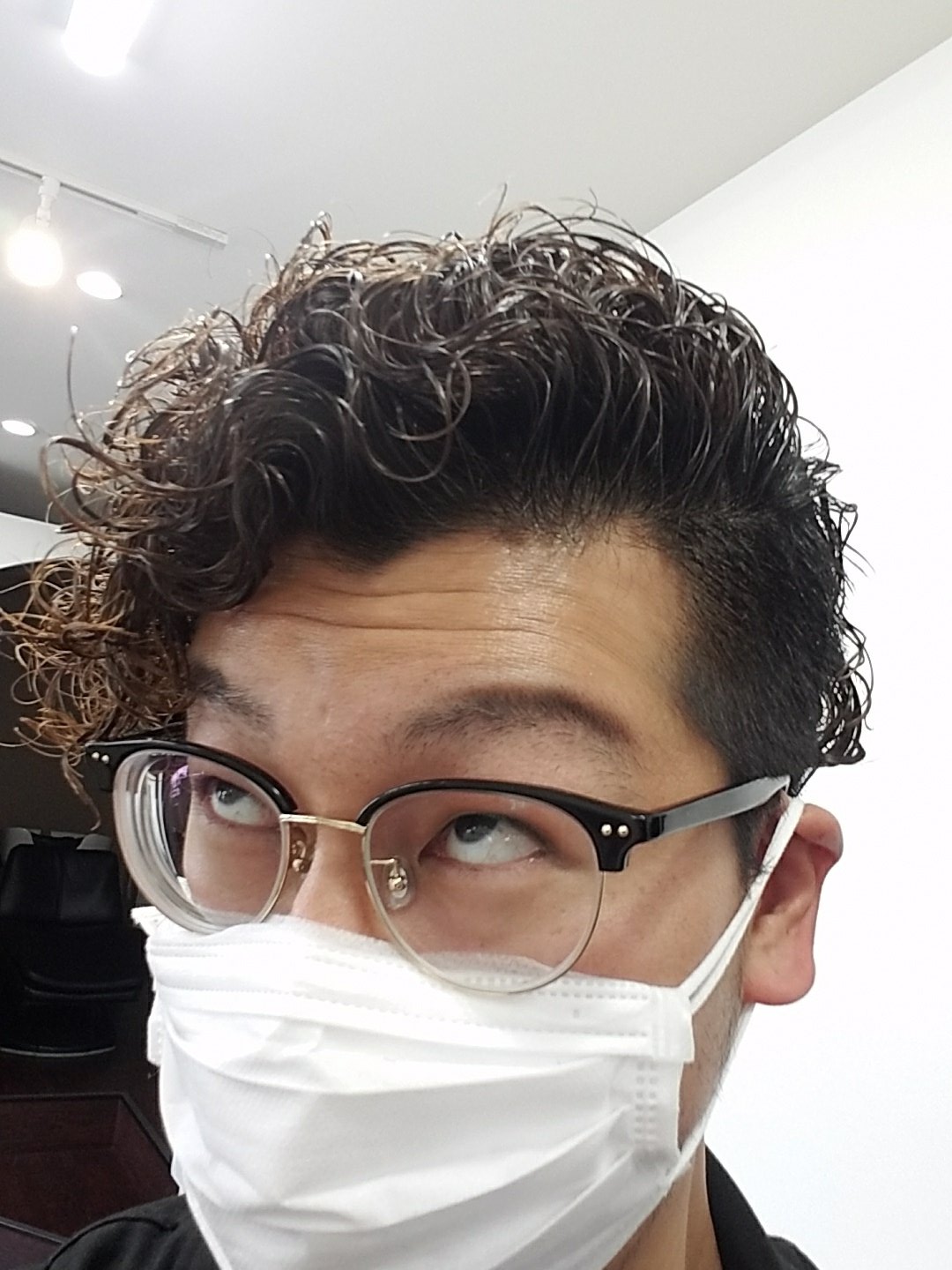 よしもの ひろてぃ Happyのヒロキおばさんはこの度も絶好調でパンチパーマ風に仕上がりましたとさ パンチパーマ おばちゃん いつまで経っても奇抜な髪型大好きです T Co Llpiddgnvg Twitter