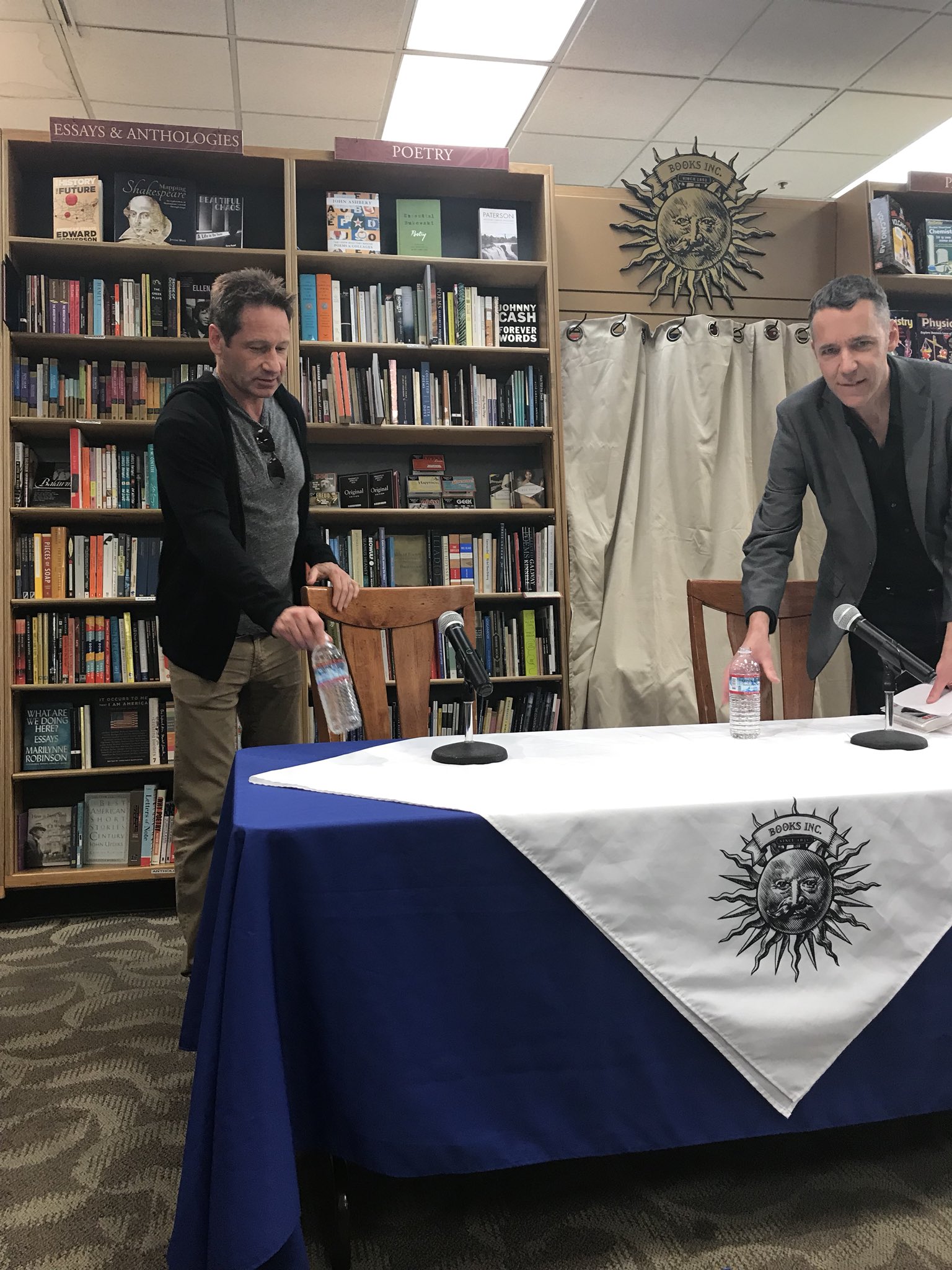 2018/05/07 - David at Books Inc. Opera Plaza in San Francisco, CA DcpH9QpVQAEAXMu