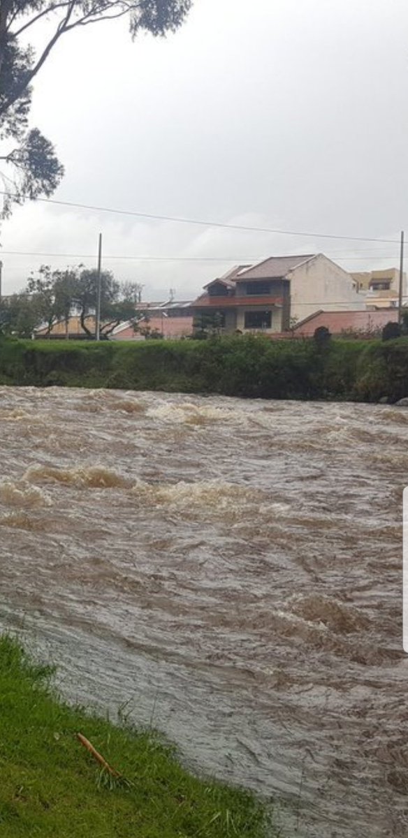 ffigueroasegarr's tweet photo. Con las lluvias de las últimas horas los bellos 4 ríos de #MiCuenca aumentaron su caudal, en especial el río Tomebamba (45.3 m3/seg) tomar precauciones en especial con los niños en el pastoreo menor. https://t.co/Gwq3uBpaxd